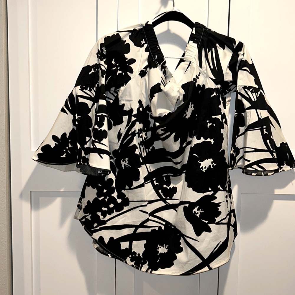 NWT WHBM Black and white blouse Sz M